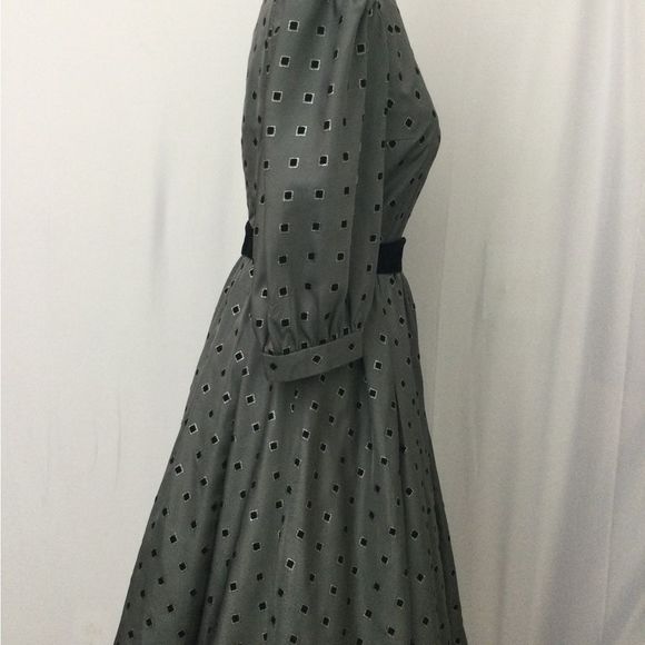 Vintage Sir Edwin Hardy Amies formal dress. Deep gray and black velvet size uk 9 - Picture 5 of 7